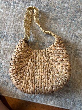 Woven Straw Shoulder Bag in Natural